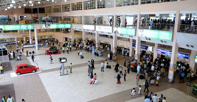 Zimbabwean Government Lifts Mandatory COVID-19 Tests For Travelers