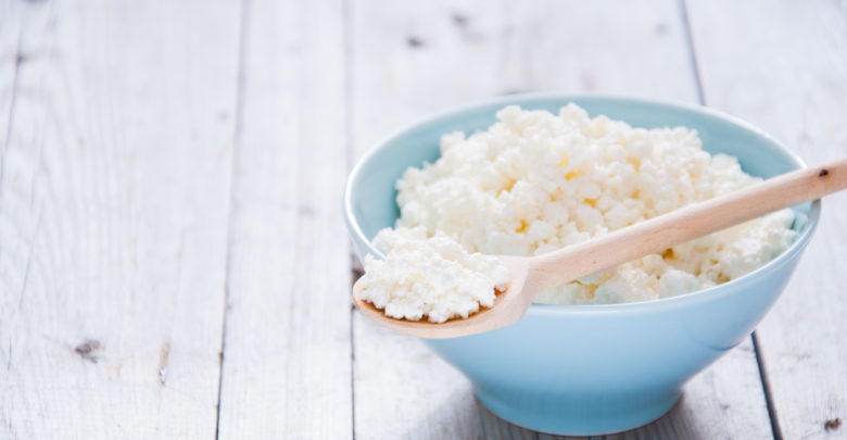 Want To Loose Weight? Eat Cottage Cheese Before Going To Bed